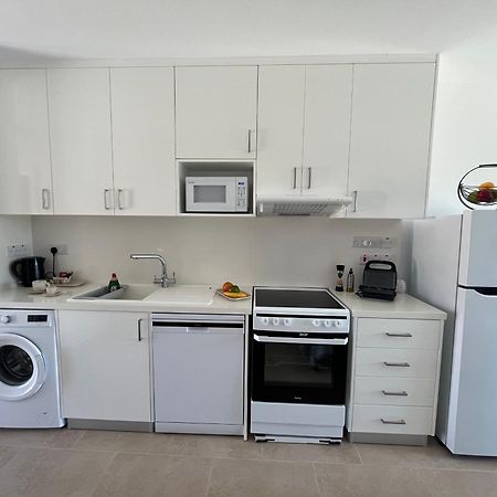 Papho'S Mare Apts Пафос Екстериор снимка